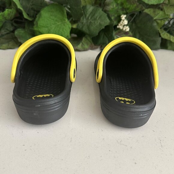 Batman Kids Slip-On Clogs With Adjustable Strap - Picture 7 of 7